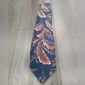 Guy Laroche  100%silk tie